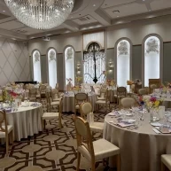 オープンキッチンや、全天候型のガーデンもあります。