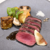 コース料理のお肉(鹿肉)
