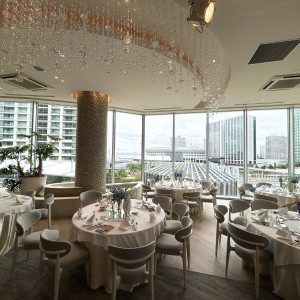 開放感あるガラス窓で、奥の方に海が見える!|769851さんのTHE CLASSICA BAY RESORT (ザ クラシカ ベイリゾート)の写真(2531989)