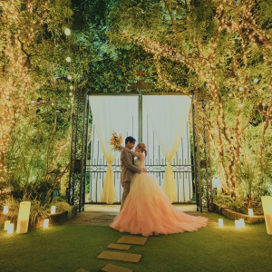 夜のガーデンにて|769852さんの麻布迎賓館/テイクアンドギヴ・ニーズウェディングの写真(2545617)