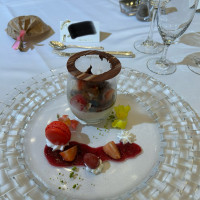 デザートは目の前でチョコを流してくれました