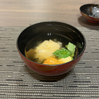 海老しんじょうのお吸い物です。