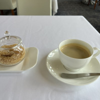 デザートと一緒にコーヒーまでいただきました。