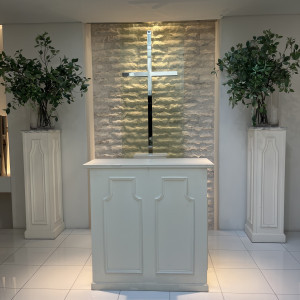 チャペル十字架まわりも神聖でいいですね|769869さんのヴィクトリアガーデン恵比寿迎賓館/テイクアンドギヴ・ニーズウェディングの写真(2537295)