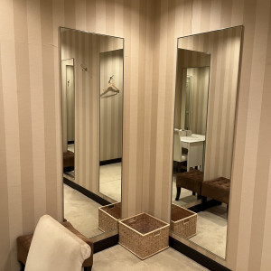 参列者向けの更衣室です。|769869さんのヴィクトリアガーデン恵比寿迎賓館/テイクアンドギヴ・ニーズウェディングの写真(2537291)