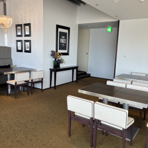 少人数向け、披露宴会場前のフリースペースです。|769869さんのSAKURA SKY PALACE(サクラスカイパレス)の写真(2542597)