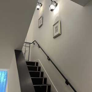 エレベーター前の階段部分です。絵を2人のものに変えていいそう|769869さんのヴィクトリアガーデン恵比寿迎賓館/テイクアンドギヴ・ニーズウェディングの写真(2537285)