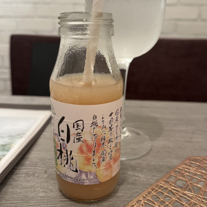 ガーデンでゲストにもてなすジュースをいただきました。|769869さんのヴィクトリアガーデン恵比寿迎賓館/テイクアンドギヴ・ニーズウェディングの写真(2537280)