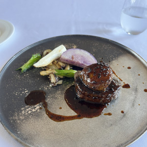 メインのフィレ肉とフォアグラです。|769869さんのロイヤルパインズホテル浦和の写真(2536668)