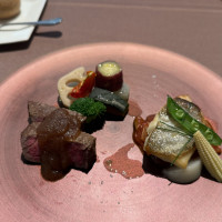 コースの肉料理