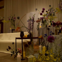 流行りのソファー席スタイル。おしゃれで華やか！