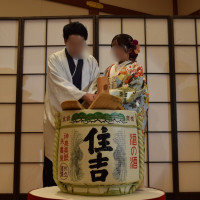 ついに酒樽が開かれました。盛大な拍手が起こります