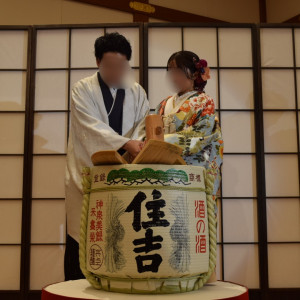 ついに酒樽が開かれました。盛大な拍手が起こります|769932さんの住吉大社の写真(2540077)