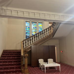 ロビーにある階段
ステンドグラスは当時見えた表現している|769978さんのグランドプリンスホテル高輪 貴賓館の写真(2532239)