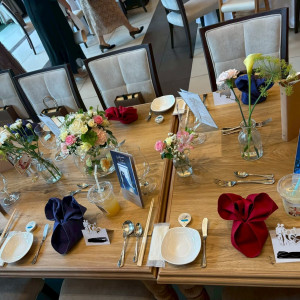 テーブルにクロスは引かずにカジュアルにしました|769991さんのBELLE UN JOUR(ベルアンジュール)の写真(2533251)