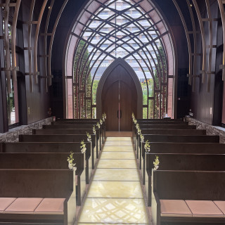 チャペル内新郎新婦目線