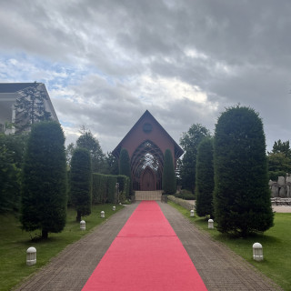 曇り空のガラスチャペル