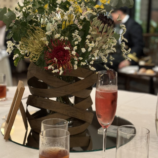 テーブルの装飾と、配っていただいたカクテル