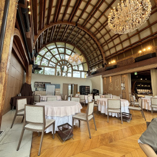 天井が高くアーチでナチュラルな感じがとても素敵です。