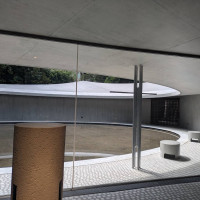 横に広い式場