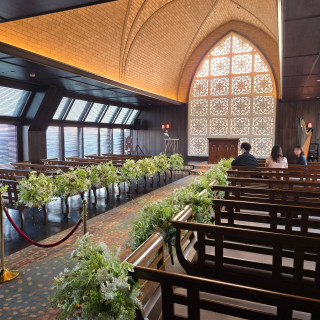 自然光が入る挙式会場