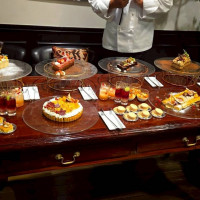 デザートはビュッフェスタイルも可能