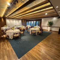 私たちは使っていませんが、もう少し大きめの小規模会場も