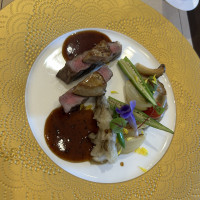 試食です。フォアグラがめちゃくちゃ美味しかったです！