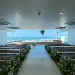 海が見えて、とても素敵な景色でした。この景色を見て決めました