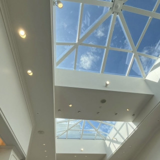 チャペル前の広場の青空がとても綺麗でした。
