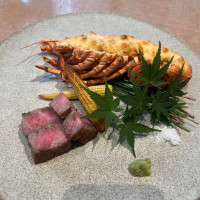 オマールエビが半身でできて驚きました