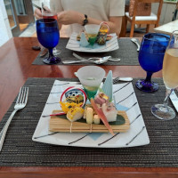 試食した前菜です。