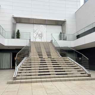 チャペル外の階段