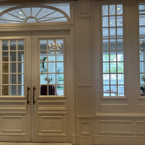 アフタヌーンティー会場として使用されない方の会場扉|770553さんの星ヶ丘迎賓館 アートグレイスクラブの写真(2535169)