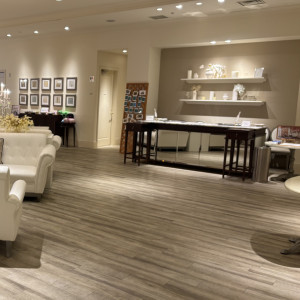 ゲスト待合スペース|770553さんのアニヴェルセル白壁の写真(2535452)