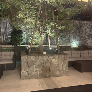 オレンジ基調の階段がある披露宴会場のガーデン|770553さんのBIANCARA HILLSIDE TERRACE(ビアンカーラ ヒルサイドテラス)の写真(2535002)