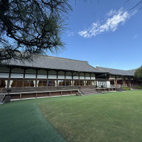 実際に挙式を終えた方々が写真を撮影されていて素敵でした。