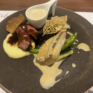 お箸で食べれる和フレンチです
鯛とお肉でした