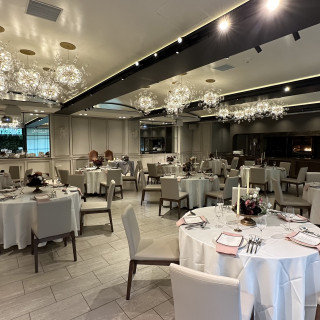 奥行きを感じる披露宴会場