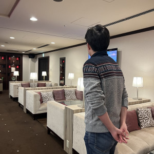 広いゲスト待機ルーム|770816さんのウェディングスホテル・ベルクラシック東京の写真(2536368)