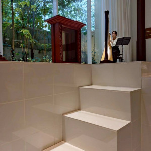 席から高いチャペル|770861さんのTHE SEASONS LANDMARK KOBE KITANO　ザシーズンズランドマーク神戸北野の写真(2537003)