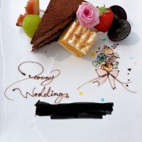 試食の後結婚祝いのケーキを出してくださいました。