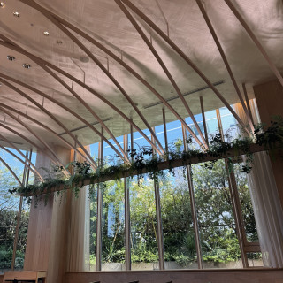 光の差し込むチャペル