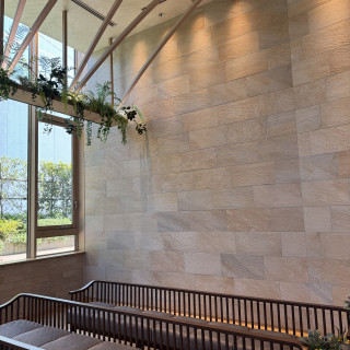 光の差し込むチャペル