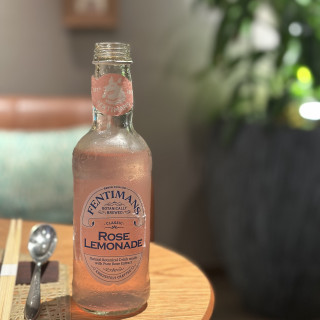 おしゃれな瓶の飲み物