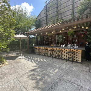 ドリンクを提供できたりできるスペース|770932さんのザ オーク ガーデン/別邸 木屋の写真(2536756)