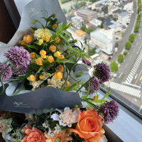 会場の装花はその日のうちにブーケでいただけました！
