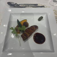 牛肉の上に焦がしたチーズが乗っていておいしかったです。