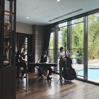 挙式前のウェルカムスペースも生演奏！ゆったりとした気持ちに。