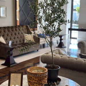 ゲストがくつろげる広々としたロビー|771041さんのアーククラブ迎賓館(新潟)/テイクアンドギヴ・ニーズウェディングの写真(2544452)